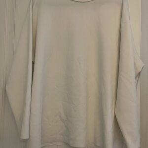 Simple Crewneck Shirt in Off-White